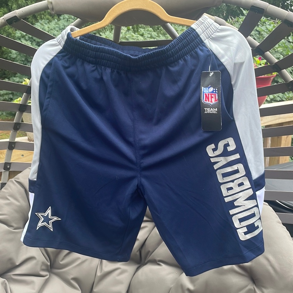 NWT- DALLAS COWBOYS Youth Navy Performance Shorts Size XL (18-20) - Picture 1 of 7